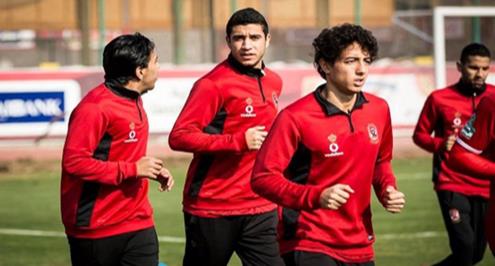 بالصور.. ربيعة يطرد النحس بذبح عجل في "التتش"